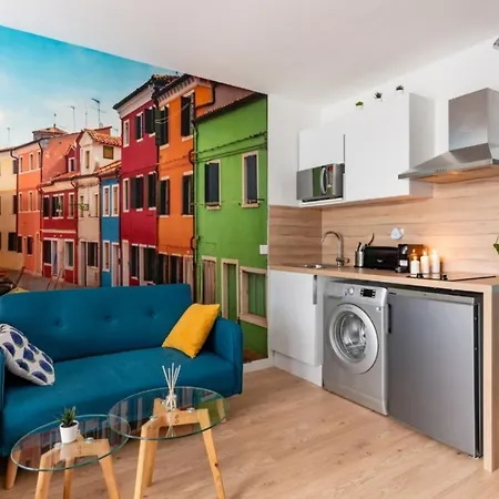 Color & Cosy Dardilly Apartment Exterior photo